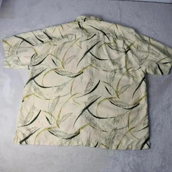 Tommy Bahama Shirt Mens 2XL Biege Floral Short Sleeve Hawaiian 100% Silk - Picture 2 of 8